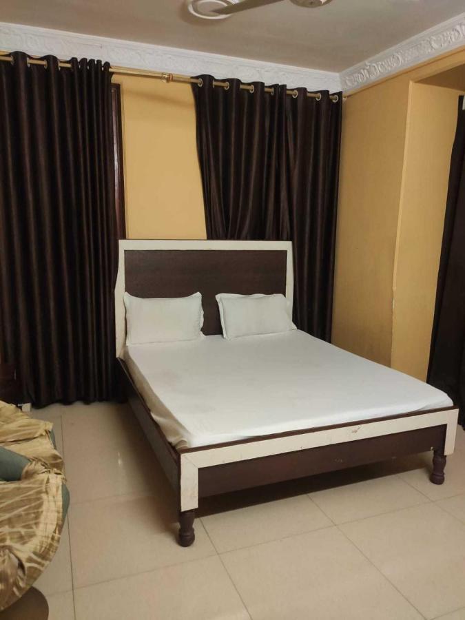 Oyo Hotel Sunshine Palace ชัยปุระ ภายนอก รูปภาพ